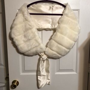 Ivory faux fur shrug size XL